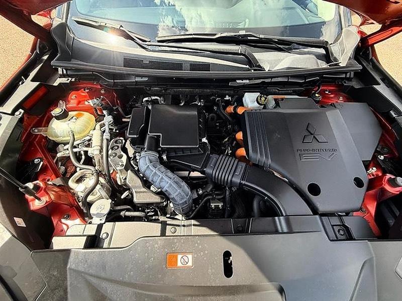 Mitsubishi Outlander PHEV  2023