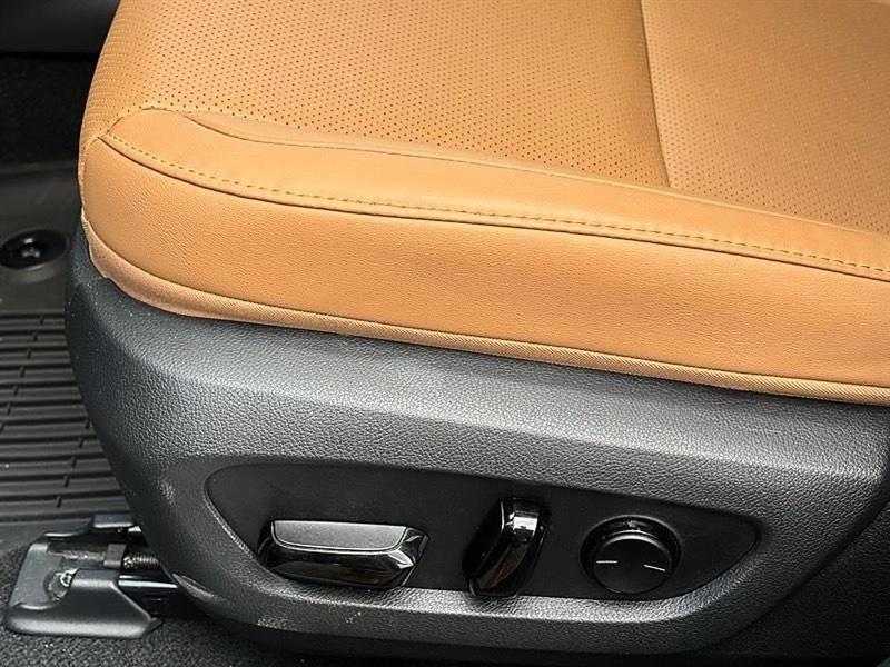 Lexus NX  2024