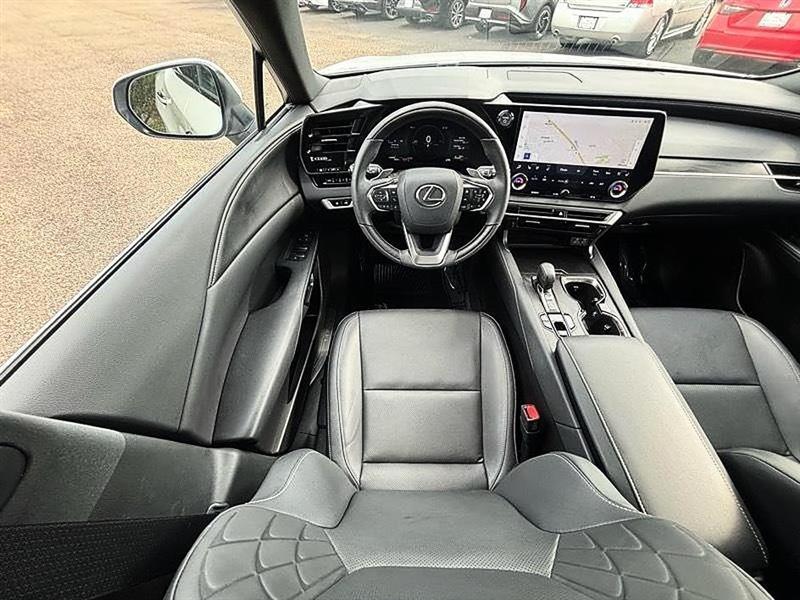 Lexus RX  2025