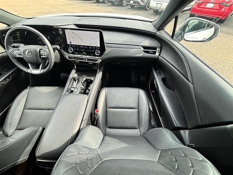 Lexus RX  2025