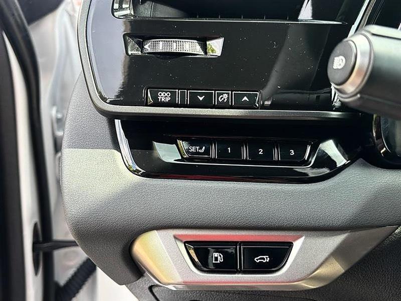 Lexus RX  2025