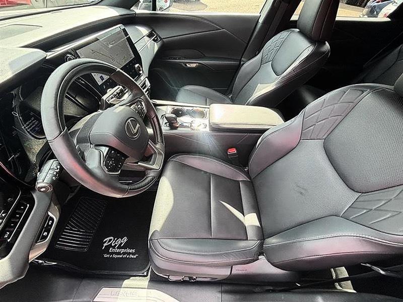 Lexus RX  2025