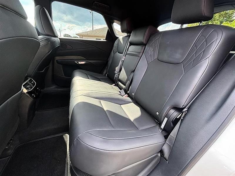 Lexus RX  2025