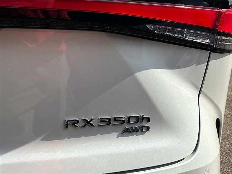 Lexus RX  2025