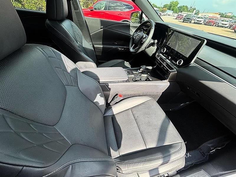 Lexus RX  2025