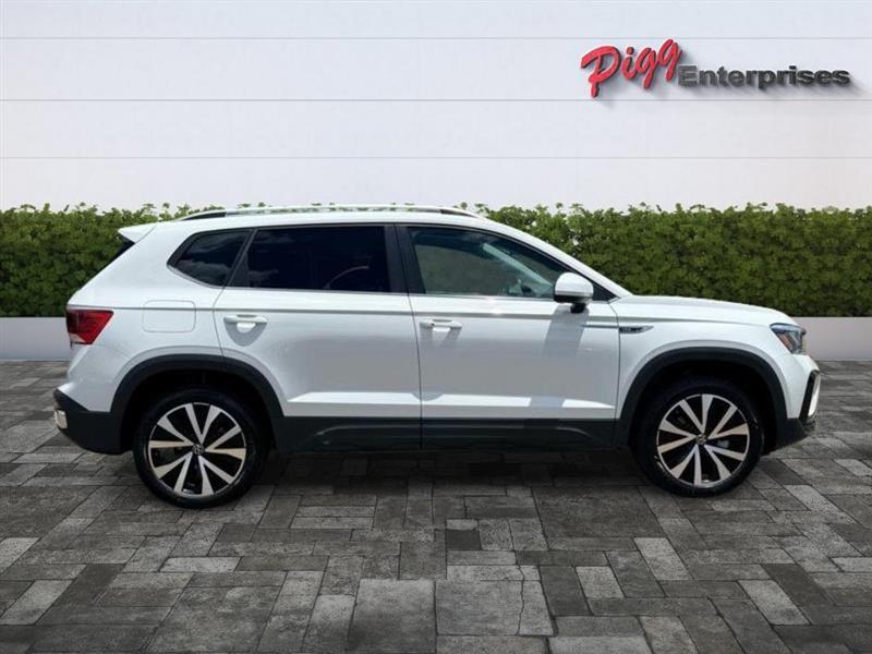 Volkswagen Taos  2024
