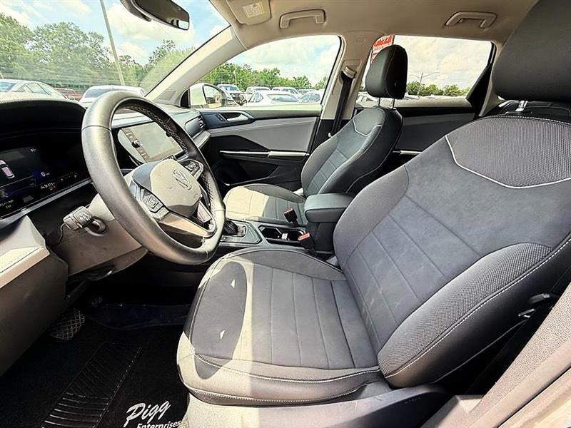 Volkswagen Taos  2024