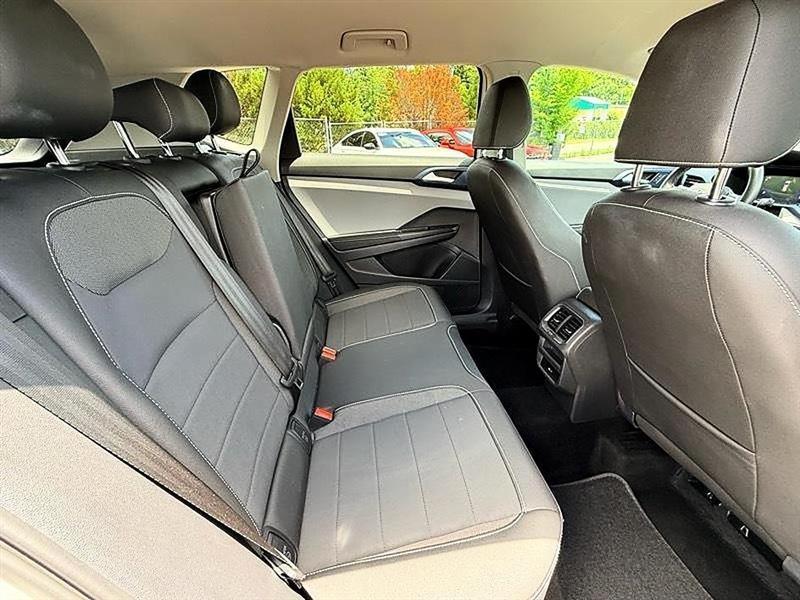 Volkswagen Taos  2024