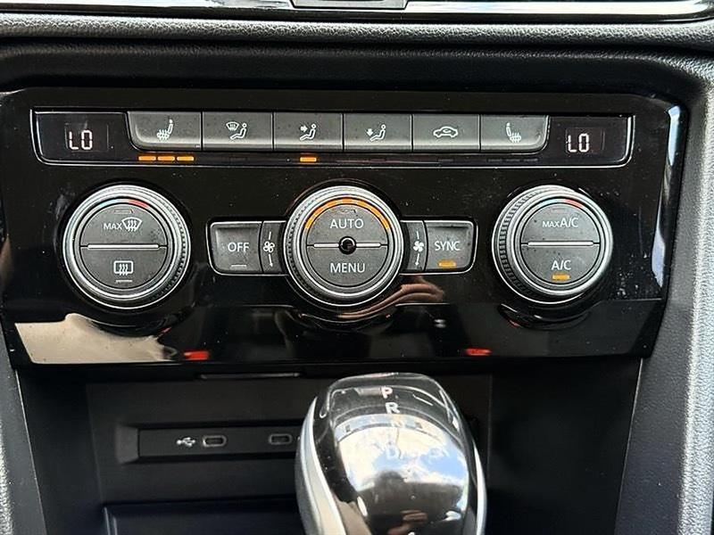 Volkswagen Taos  2024