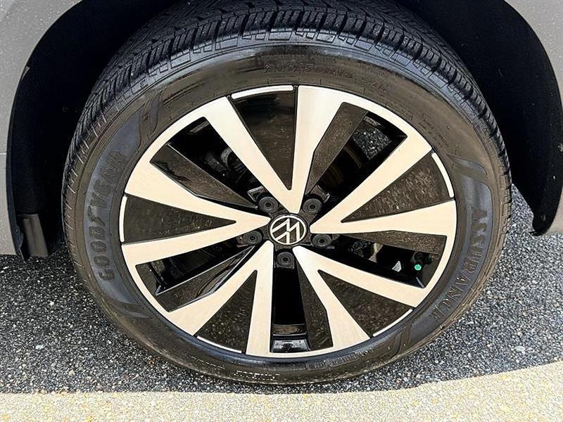 Volkswagen Taos  2024