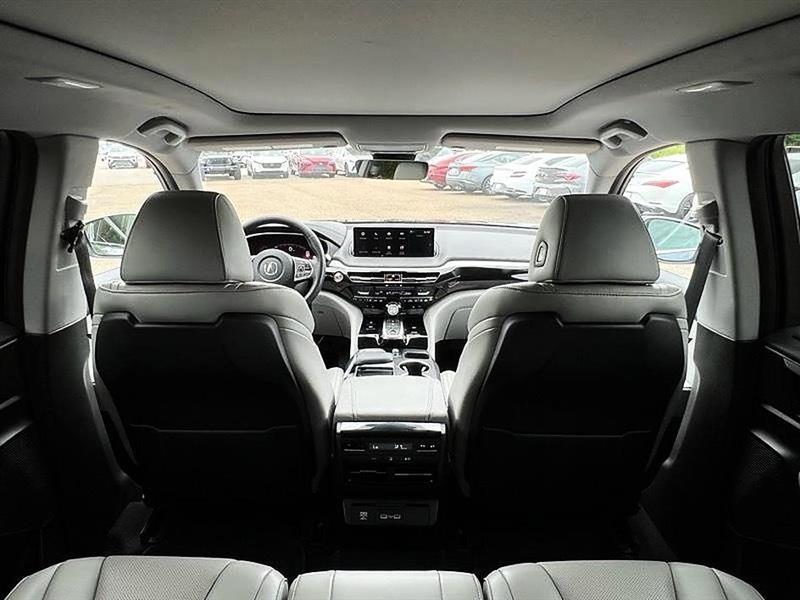 Acura MDX  2024