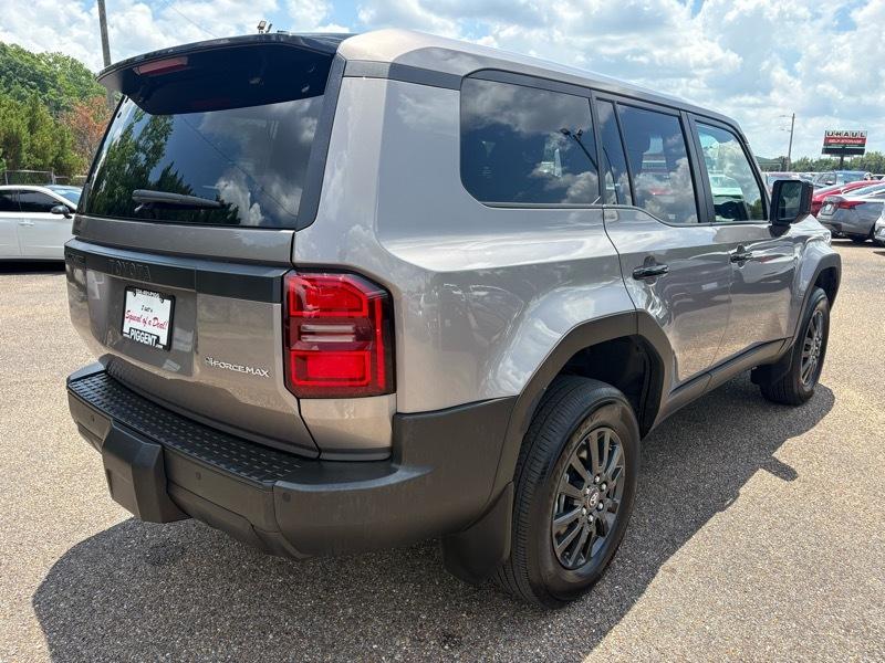 Toyota Land Cruiser 4WD 2024