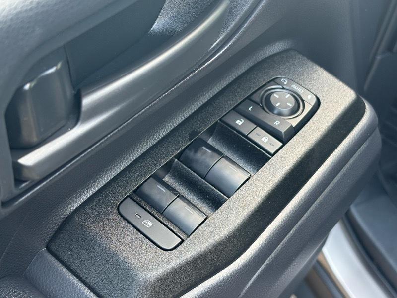 Toyota Land Cruiser 4WD 2024