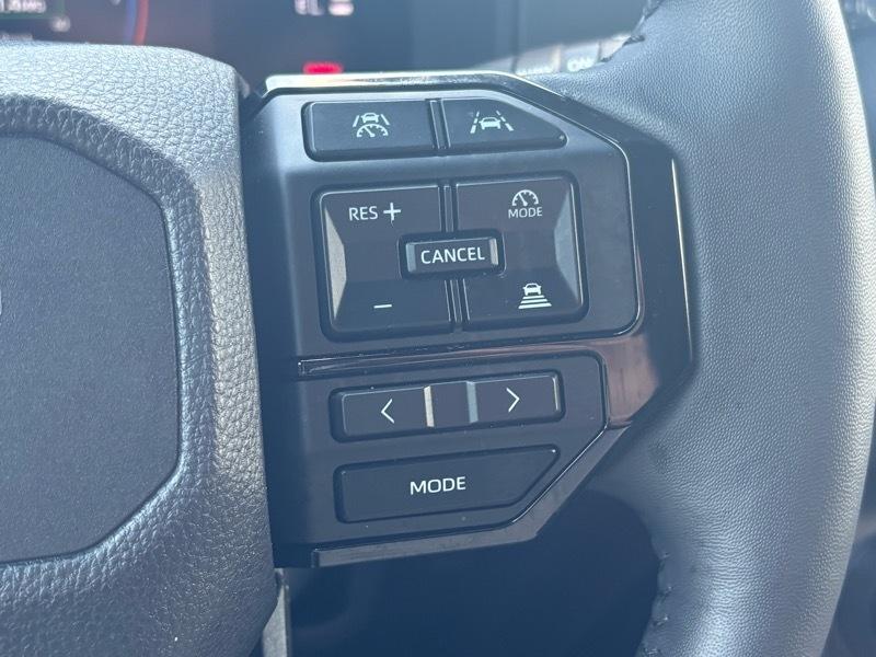 Toyota Land Cruiser 4WD 2024