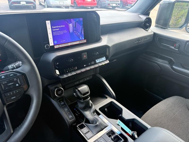 Toyota Land Cruiser 4WD 2024