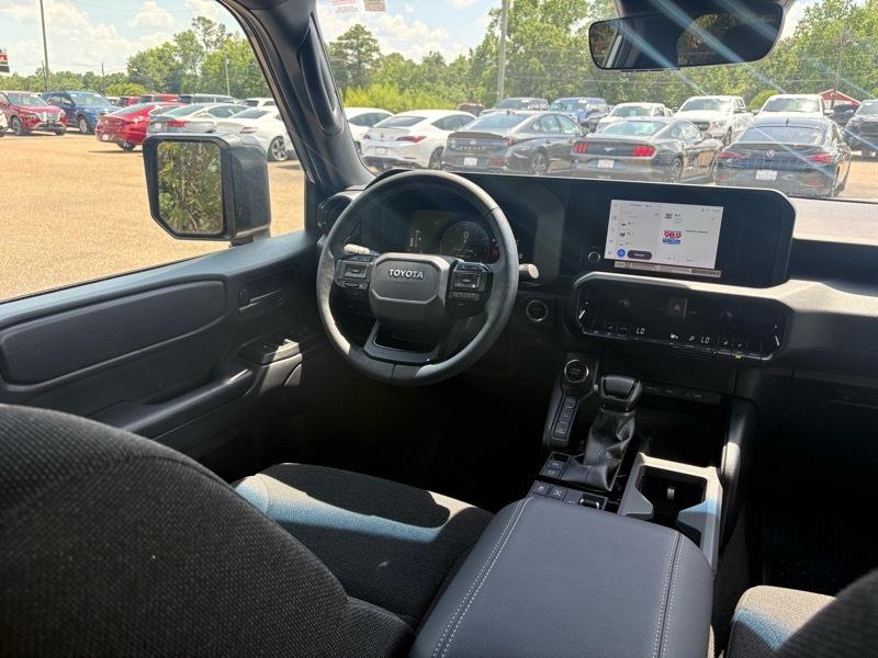 Toyota Land Cruiser 4WD 2024