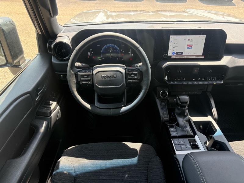 Toyota Land Cruiser 4WD 2024