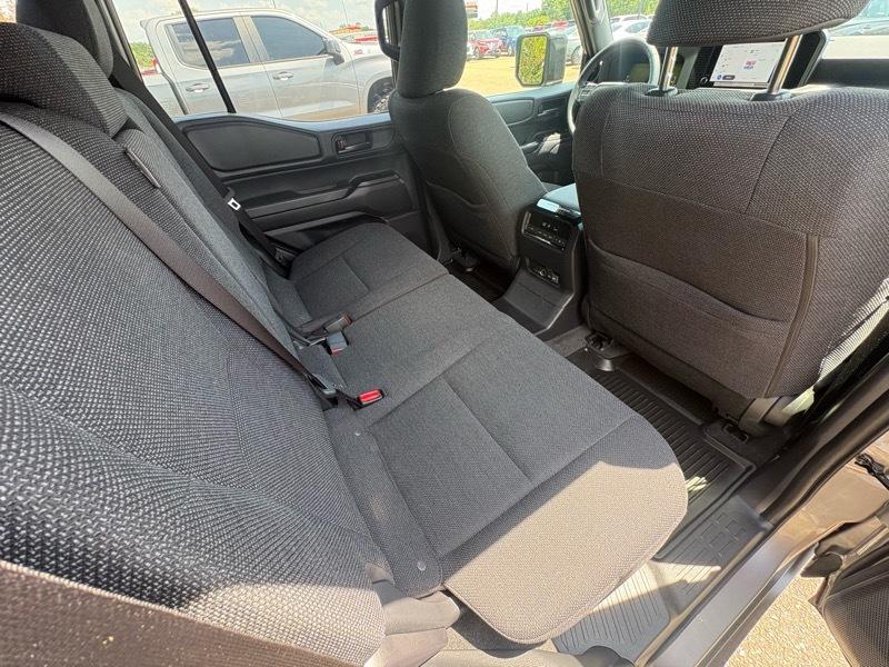 Toyota Land Cruiser 4WD 2024