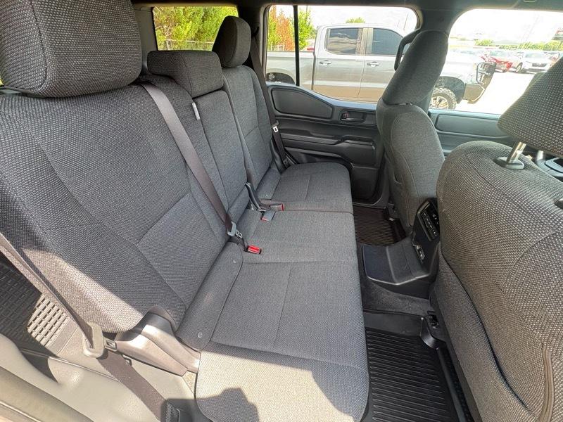Toyota Land Cruiser 4WD 2024