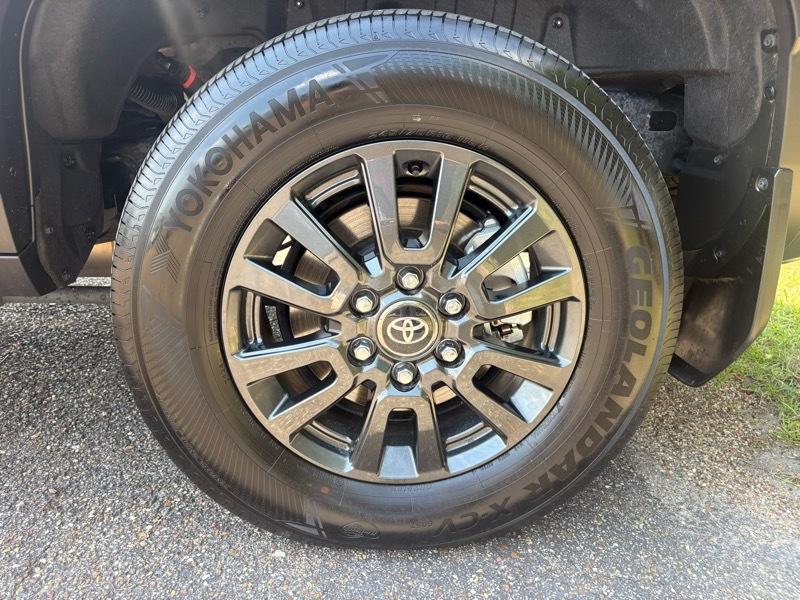 Toyota Land Cruiser 4WD 2024