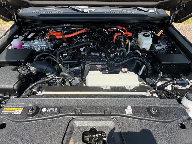 Toyota Land Cruiser 4WD 2024