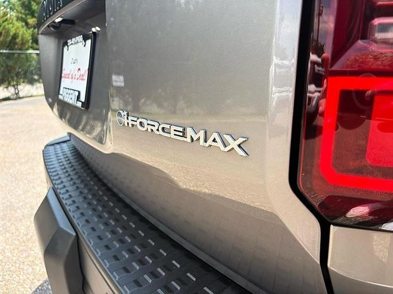 Toyota Land Cruiser 4WD 2024
