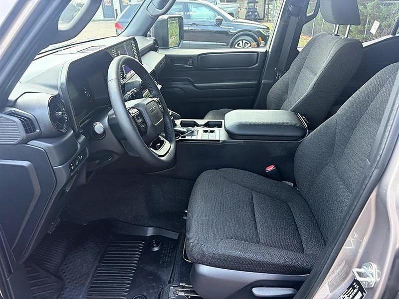 Toyota Land Cruiser 4WD 2024