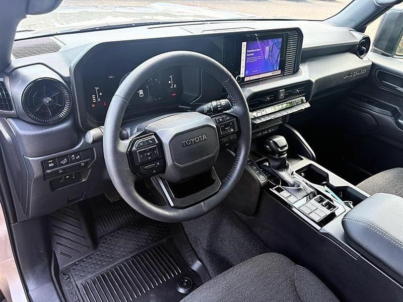 Toyota Land Cruiser 4WD 2024