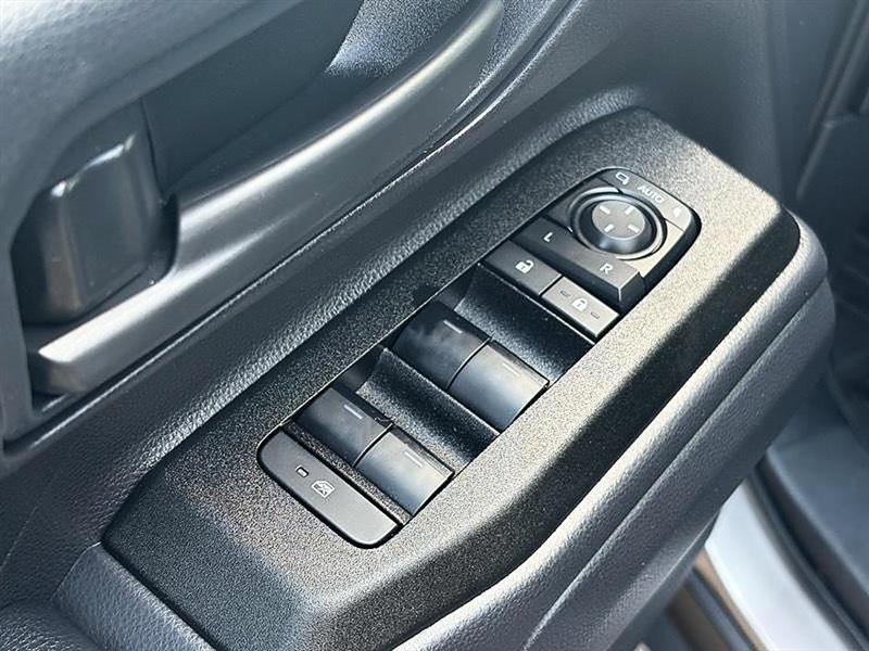 Toyota Land Cruiser 4WD 2024