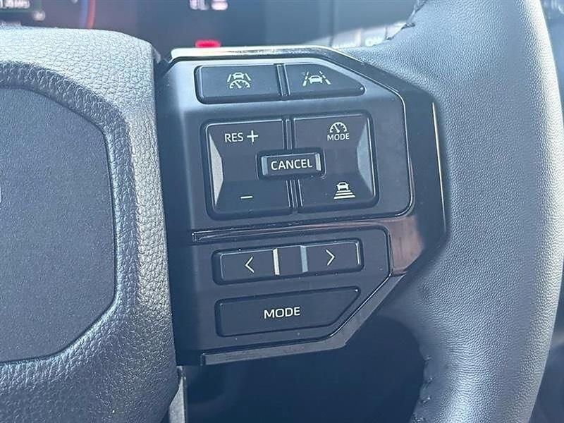 Toyota Land Cruiser 4WD 2024