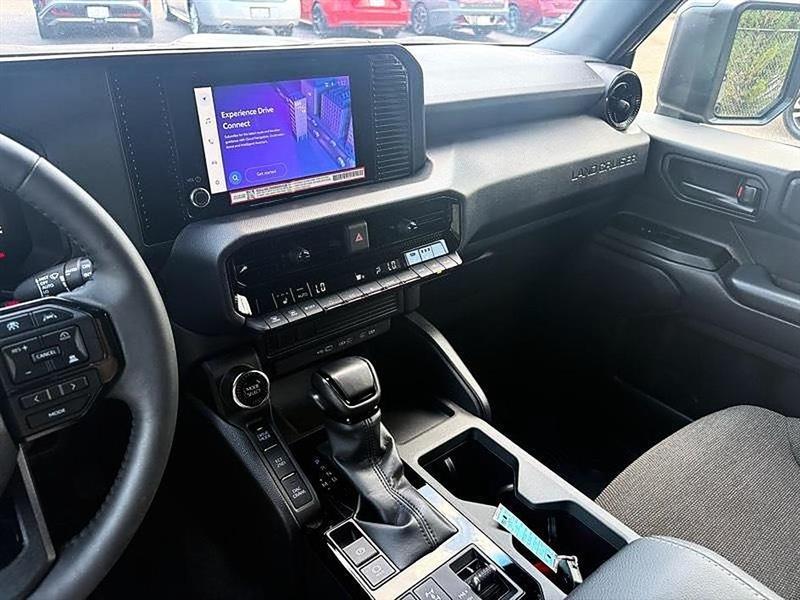 Toyota Land Cruiser 4WD 2024