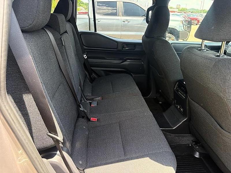 Toyota Land Cruiser 4WD 2024