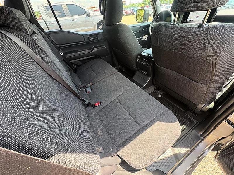 Toyota Land Cruiser 4WD 2024