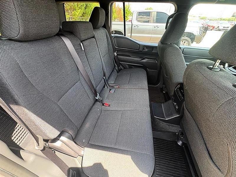 Toyota Land Cruiser 4WD 2024