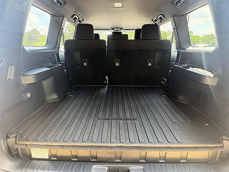 Toyota Land Cruiser 4WD 2024