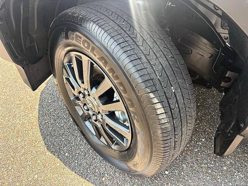 Toyota Land Cruiser 4WD 2024