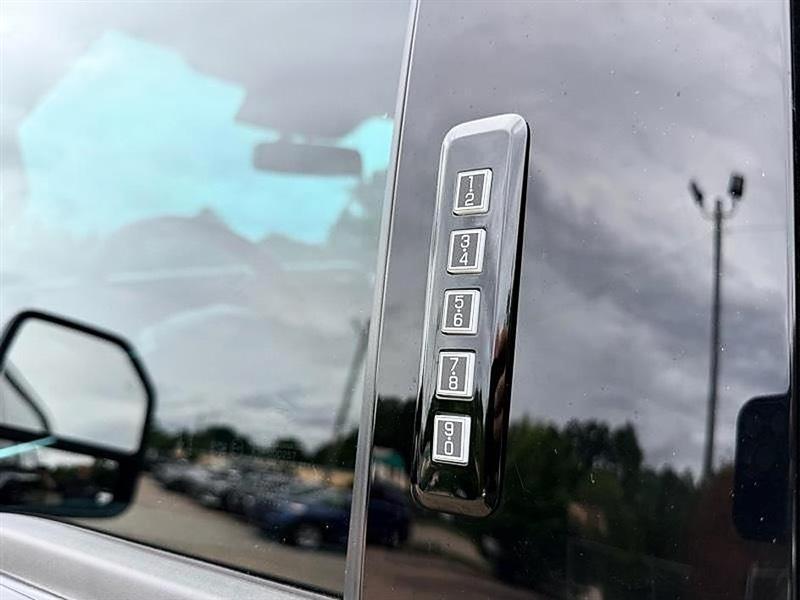 Ford Super Duty F-250 SRW  2024