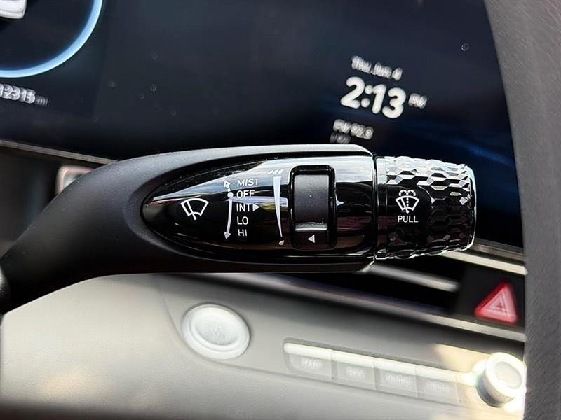 Hyundai Elantra  2024
