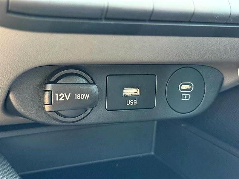 Hyundai Elantra  2024