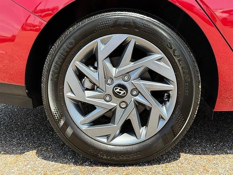 Hyundai Elantra  2024