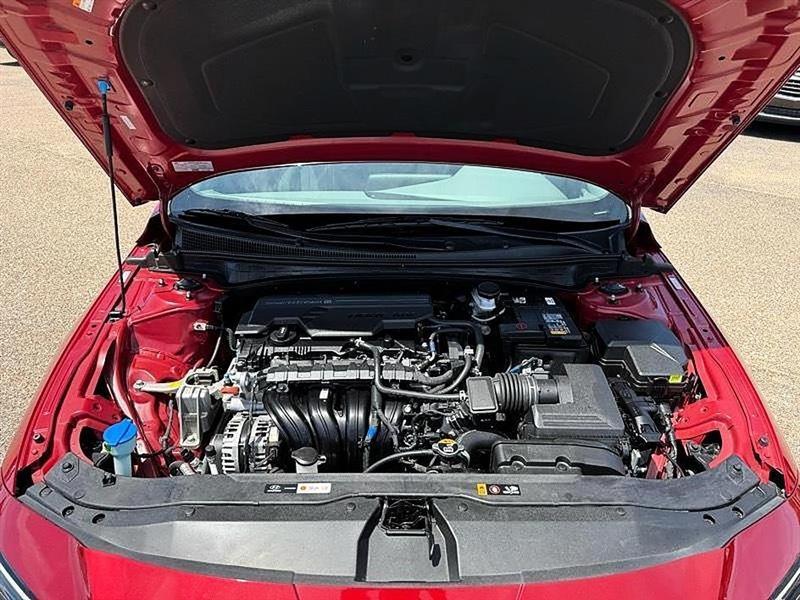 Hyundai Elantra  2024