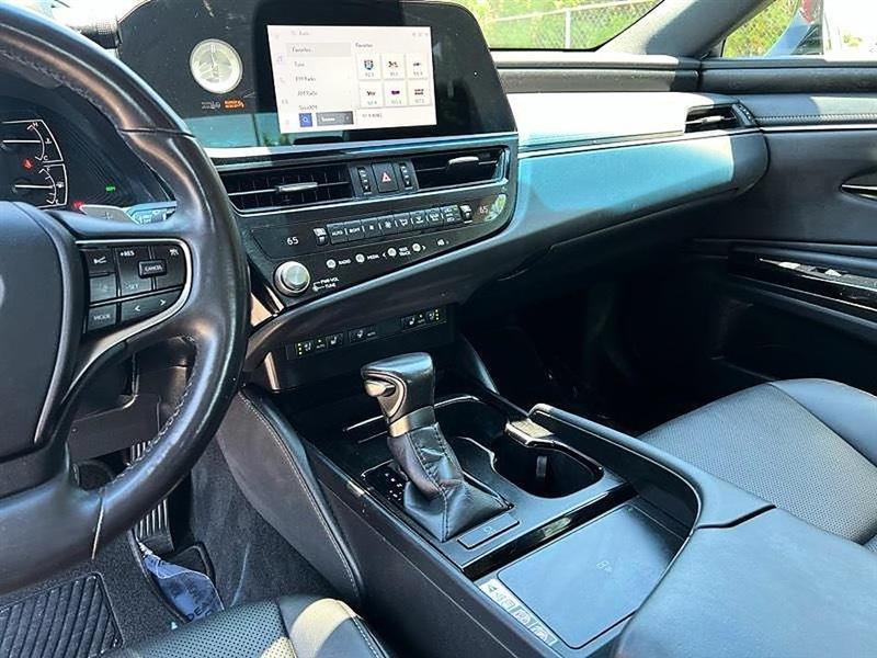 Lexus ES 350  2024