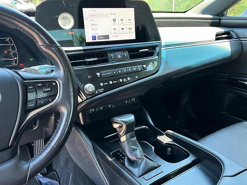 Lexus ES 350  2024