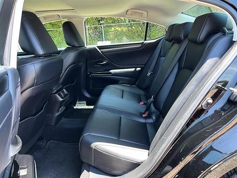 Lexus ES 350  2024