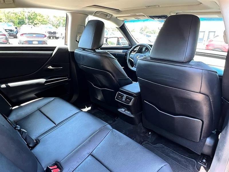 Lexus ES 350  2024