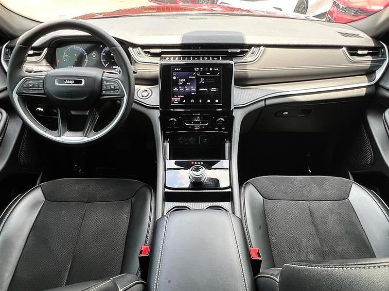 Jeep Grand Cherokee  2024