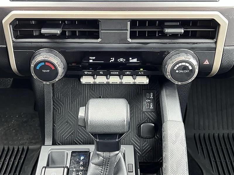 Toyota Tacoma  2024