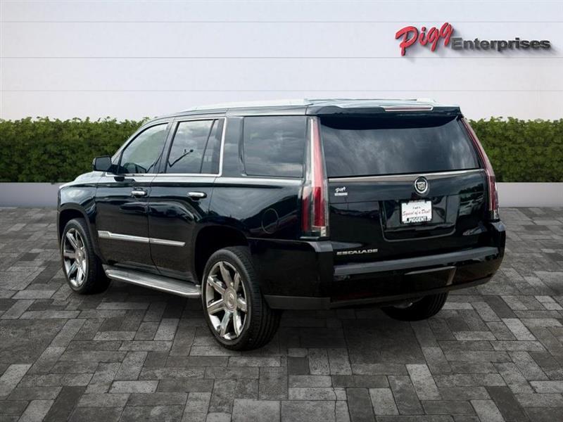 Cadillac Escalade Luxury 2WD 2015