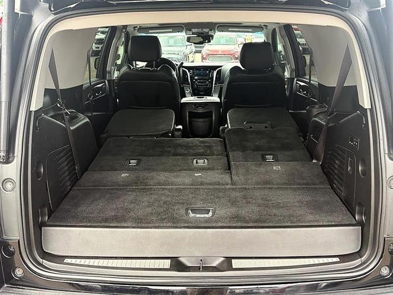 Cadillac Escalade Luxury 2WD 2015