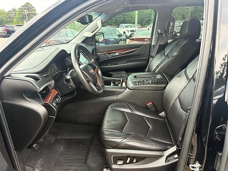 Cadillac Escalade Luxury 2WD 2015
